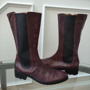 HUNTER Darby Very Berry Leather Pull-On Boot women's 8.5 Fit Like 8